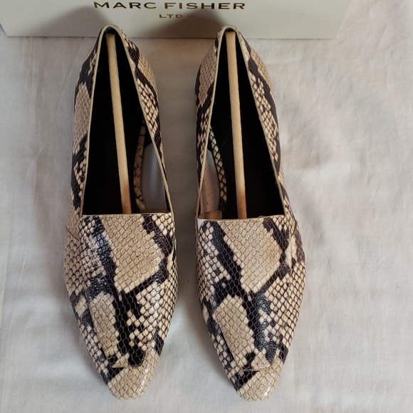 NEW Marc Fisher Enaba Square Toe Loafer - Picture 8 of 10